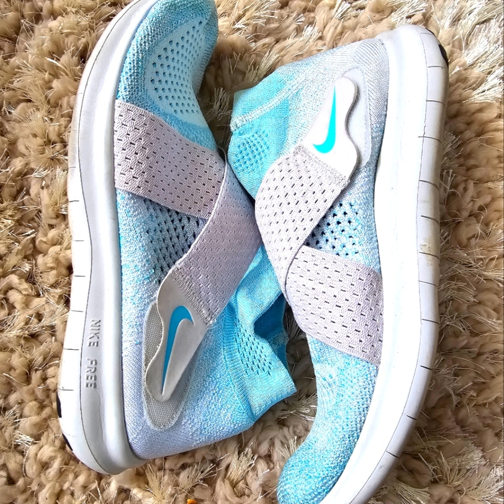 Nike Free Run Size 6 in Kids